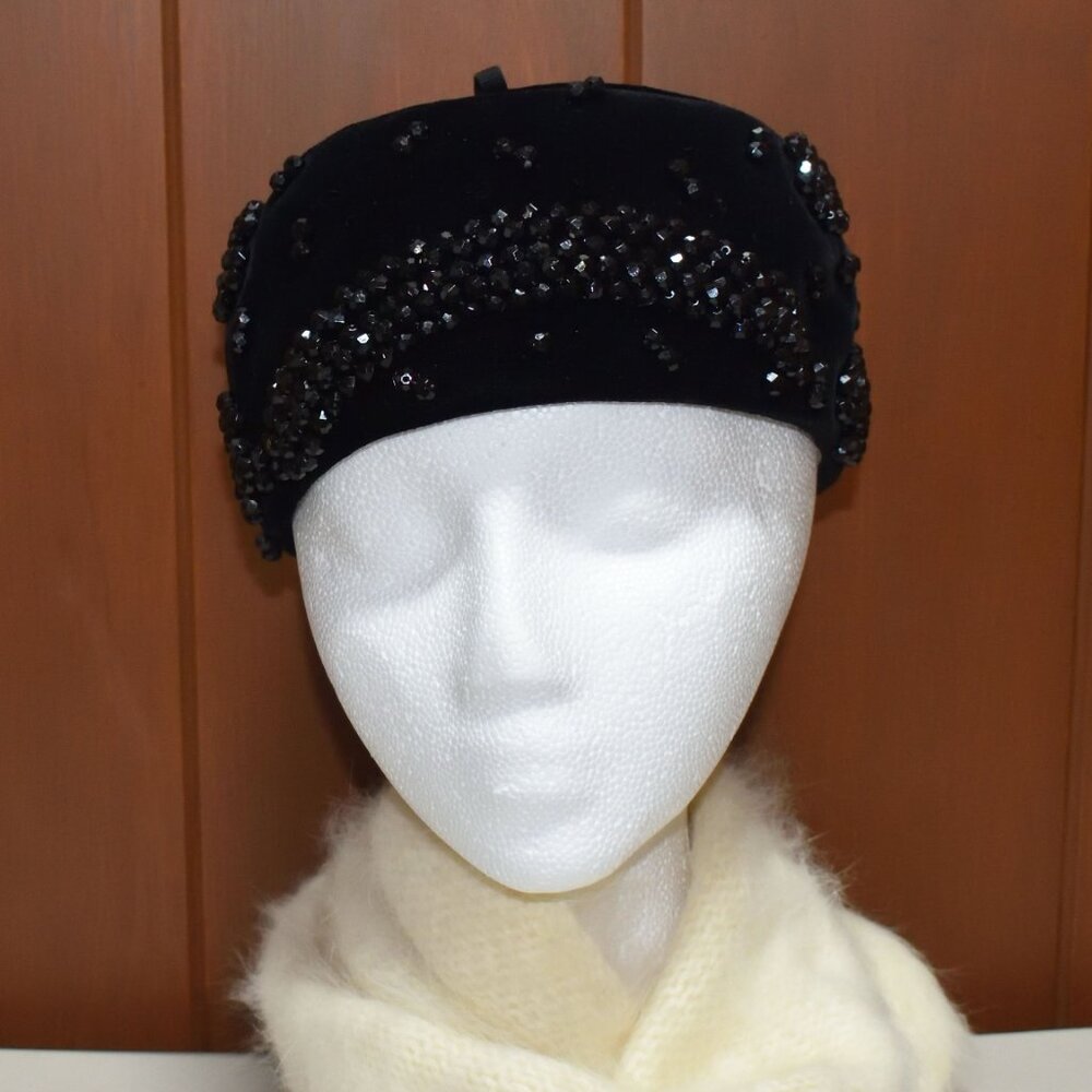 SOLD • Vtg Womens Gwenn Pennington Black Pillbox Hat Beads Tassel Size 21